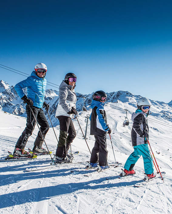 Skifahren am Hochzeiger